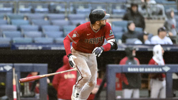 Arizona Diamondbacks shortstop Jordan Lawlar (10) bats against the New York Yankees at Yankee Stadium II.